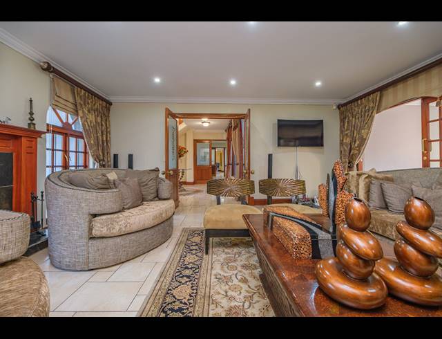 5 BEDROOM HOUSE FOR SALE IN HURLINGHAM MANOR